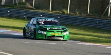 Bernardo Llaver se quedó con la primera carrera del Turismo Carretera 2000  en San Nicolás