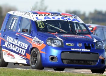 Juan Cruz Paulides y Tomás Fineschi se quedaron con lo mejor de los entrenamientos de la Clase Dos del Turismo Pista