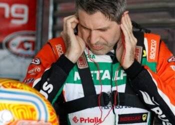 Castellano en Clasificando: “Es más eficiente estar abajo del auto hablando que encerrado en el taller trabajando”