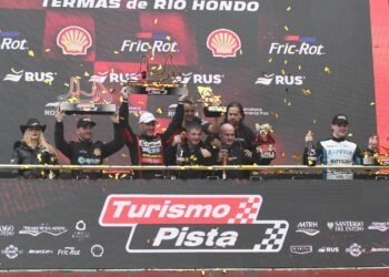 Nicolás Pezzucchi festejó en la carrera de la Clase Tres del Turismo Pista en Termas