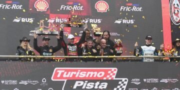 Nicolás Pezzucchi festejó en la carrera de la Clase Tres del Turismo Pista en Termas