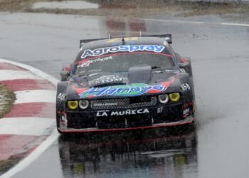 Bajo una helada capa de nieve, Santiago Biagi se quedó con el primer entrenamiento del TC Pista