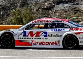 Varriello se quedó con el mejor tiempo en la clasificación del Top Race en San Juan