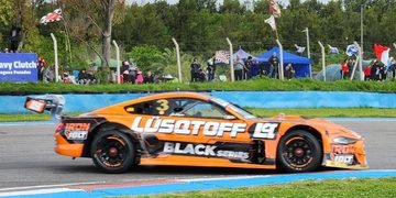 La emoción de Lambiris tras su pole en Rosario: “Mi equipo es quien hizo el uno hoy”