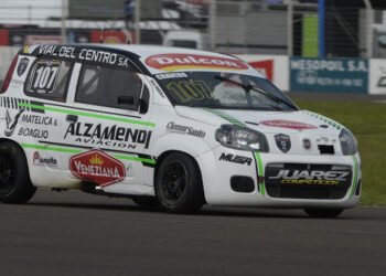 Alejo Cravero se llevó los entrenamientos en la Clase Dos del Turismo Pista