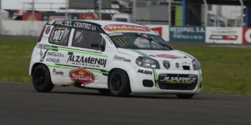 Alejo Cravero se llevó los entrenamientos en la Clase Dos del Turismo Pista