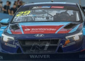 Doblete de Néstor Girolami para prenderse en la pelea por el título del TCR South America