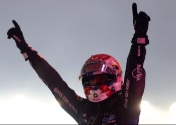 Verstappen ganó por primera vez el GP de Singapur y Antonelli amplió su ventaja en el campeonato