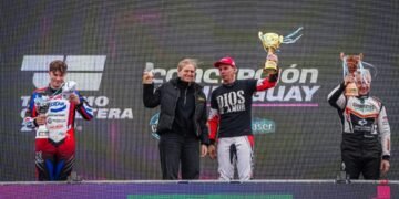 Augusto Carinelli se quedó con la primera carrera del Turismo Carretera 2000