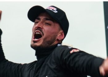Joaquín Cortina y el Fiat Uno de su estructura ganaron la final de la Clase Uno del Turismo Pista