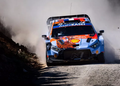 Fourmaux lidera el 1-2 de Hyundai en Cerdeña tras una mañana llena de pinchazos