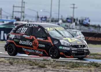 Tomás Vitar dominó la primera tanda clasificatoria de la Clase Dos